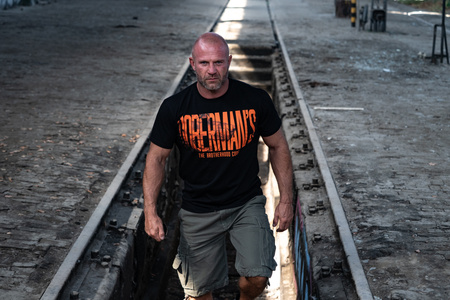 BLUZA Z KAPTUREM BROTHERHOOD CODE